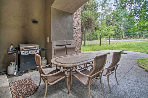 Photo 16 - Luxe Mccall Cabin w/ Hot Tub ~ 8 Mi to Skiing