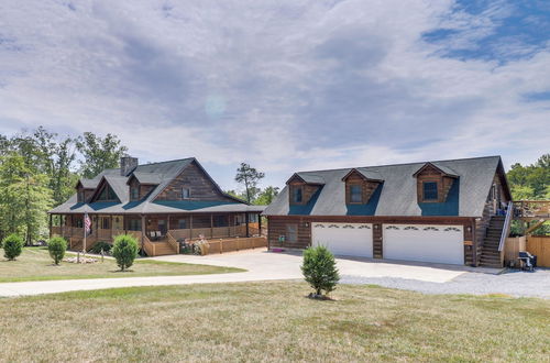 Photo 22 - Garnerland in Luray Pet-friendly Cabin w/ Porch