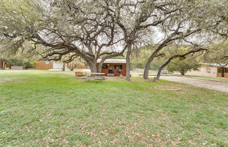 Foto 1 - 'cabana Luna' Cabin w/ Deck, Swing & Fire Pit