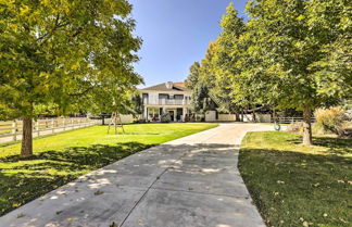 Photo 2 - Spacious Midway Home w/ Balcony + Mtn Views