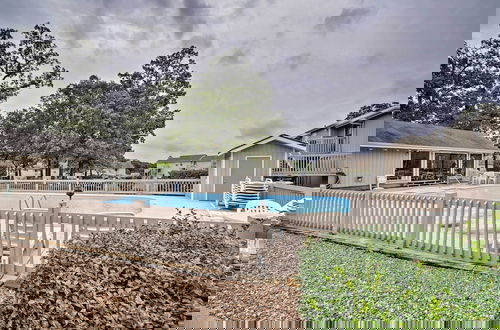 Foto 12 - Osage Beach Condo w/ View, Pool & Lake Access