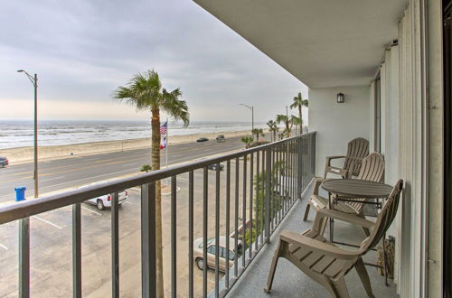 Photo 10 - Galveston Condo w/ Ocean Views & Outdoor Pool