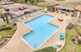 Photo 1 - Galveston Condo w/ Ocean Views & Outdoor Pool