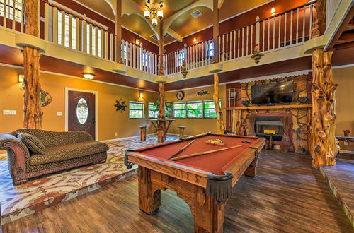 Foto 1 - Spacious Conroe Home w/ Foosball & Pool Table