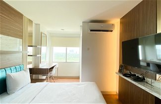 Foto 2 - Homey And Comfortable Studio At Enviro Apartment