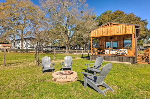 Foto 17 - Cozy, New-build Cabin: Steps to Lake Conroe