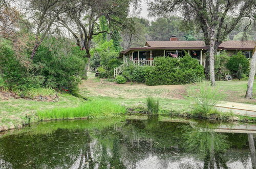 Foto 22 - Charming Tiny Home w/ Deck & Pond Access