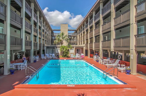 Photo 22 - Fernandina Beach Condo, Steps to Shore & Pool