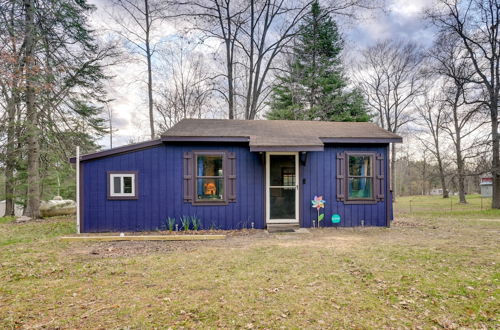 Foto 20 - Bright Gladwin Cottage w/ Deck & Kayaks