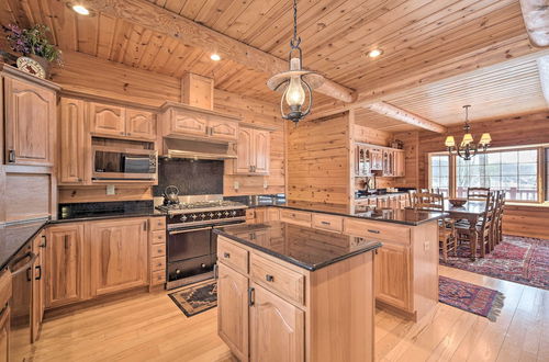 Photo 27 - Spacious House w/ Boat Dock on Red Cedar Lake