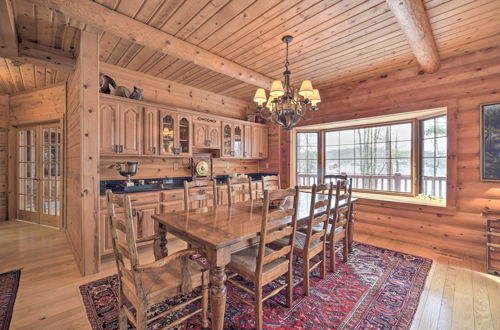 Photo 16 - Spacious House w/ Boat Dock on Red Cedar Lake