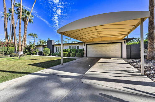 Foto 40 - Luxe Palm Springs Home w/ Stunning Backyard