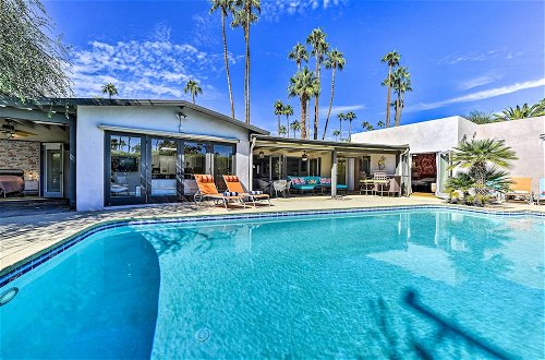 Foto 13 - Luxe Palm Springs Home w/ Stunning Backyard