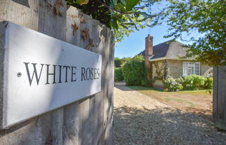 Photo 2 - White Roses a dog Friendly Retreat for two