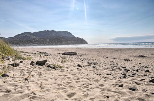 Photo 8 - Luxury Home on Golf Course: Walk to the Beach