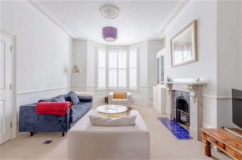 Photo 28 - Inviting 4BD House - Greenwich