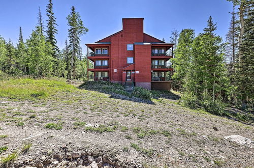 Photo 9 - Slopeside Condo With Hot Tub + Game Room Access