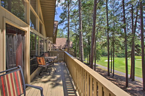 Photo 4 - Keowee Key Condo w/ Deck & Resort Amenities