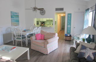 Foto 1 - Sunny Miramar Villa: Half Mi to Beach Access