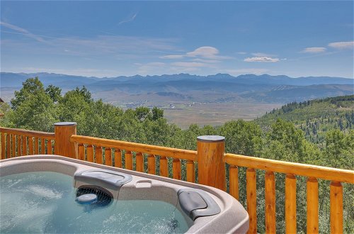 Foto 24 - Secluded Granby Cabin w/ Mountain Views & Hot Tub