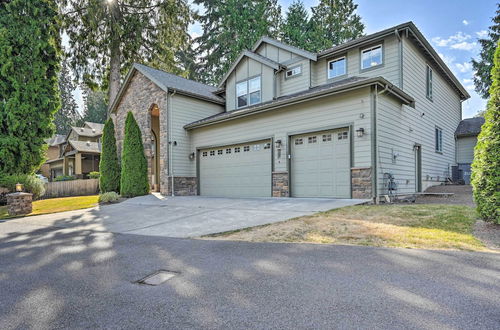 Photo 23 - Spacious Kirkland Home 15 Mi to Dtwn Seattle