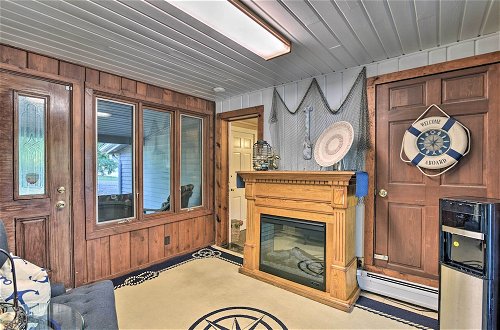 Photo 13 - Cozy Lakefront Lapeer House w/ 2 Paddle Boats