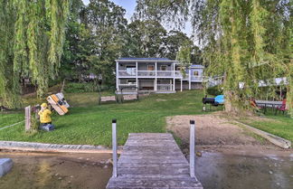 Foto 1 - Cozy Lakefront Lapeer House w/ 2 Paddle Boats