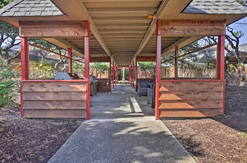 Photo 10 - Lincoln City Beach Condo: Clubhouse & Pool Access