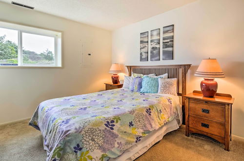 Photo 16 - Lincoln City Vacation Rental w/ Pool & Ocean Views