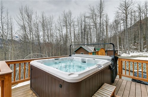 Foto 33 - Alaskan Mountain Gem With Private Hot Tub & Gym