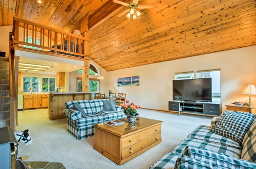 Photo 21 - Lovely Tahoe Donner Cabin w/ Deck & Trail Access