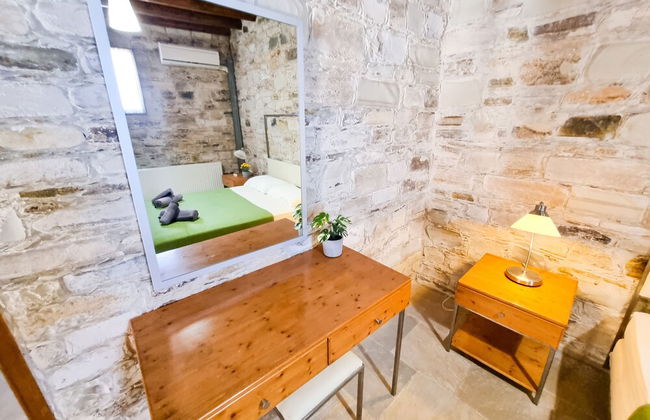 Skarinou's Landhouse Poolside Apartment - Photo 3