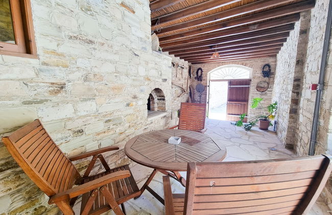 Skarinou's Landhouse Poolside Apartment - Photo 7
