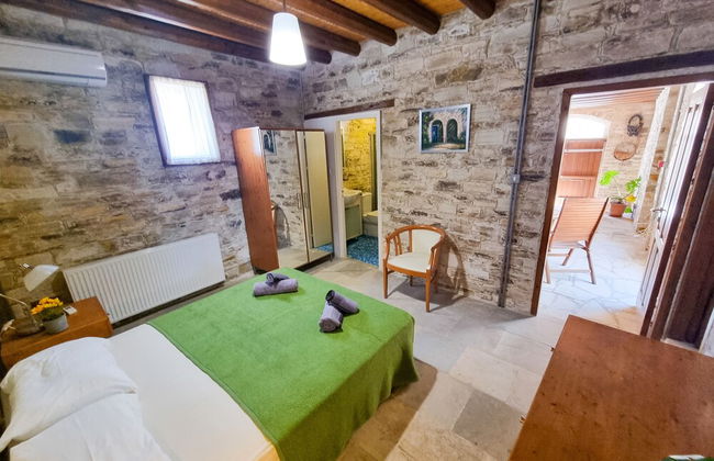 Skarinou's Landhouse Poolside Apartment - Photo 2
