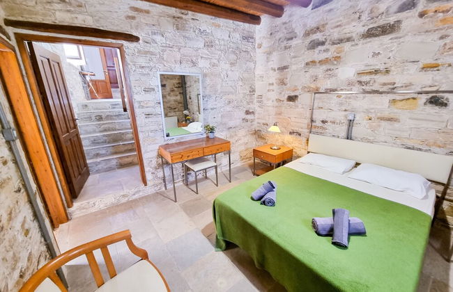 Skarinou's Landhouse Poolside Apartment - Photo 1