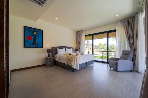 Photo 31 - Luxury 5 Bedroom Villa nr to Beach - SRS