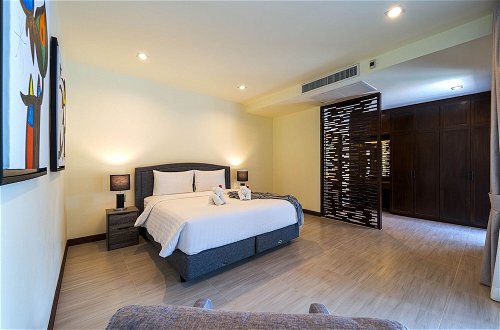 Photo 13 - Luxury 5 Bedroom Villa nr to Beach - SRS