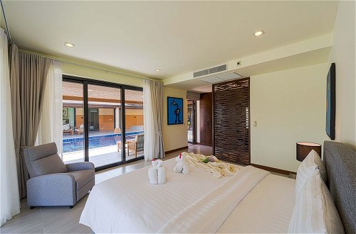 Photo 33 - Luxury 5 Bedroom Villa nr to Beach - SRS