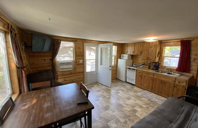 Lincolnwood Cabin 1 - Photo 5