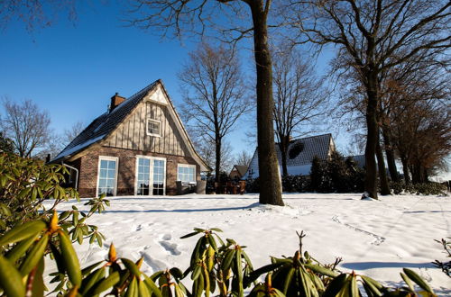 Photo 32 - Beautiful Holiday Home With Bubble Bath