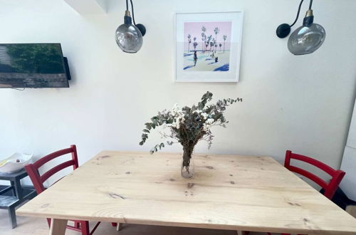 Foto 23 - Stylish 3BD House With Private Garden - Tooting