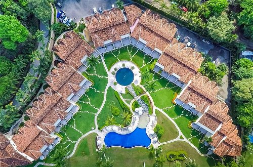 Photo 39 - Unique - 2 Luxury Villas at Palms in Flamingo Combined Sleep 12