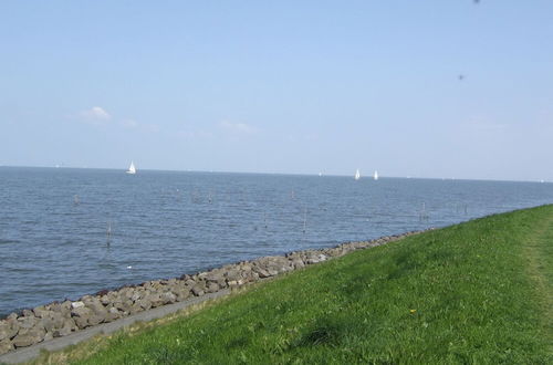 Foto 26 - Detached Holiday Home With Jetty Near Hoorn