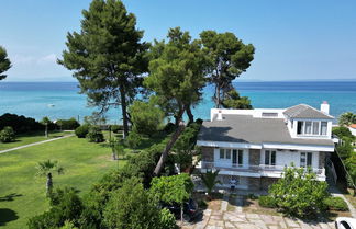 Foto 1 - Villa Mare Azul - Luxury Beachfront Retreat in Hanioti, Halkidiki, Greece