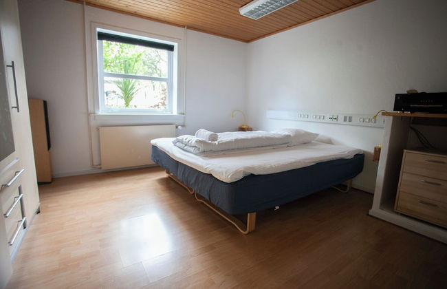 Lovely 2- Bedroom Apartment In Central Tórshavn - Photo 4