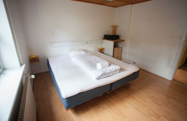 Lovely 2- Bedroom Apartment In Central Tórshavn - Photo 3