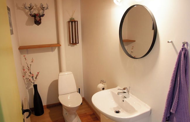 Lovely 2- Bedroom Apartment In Central Tórshavn - Photo 9