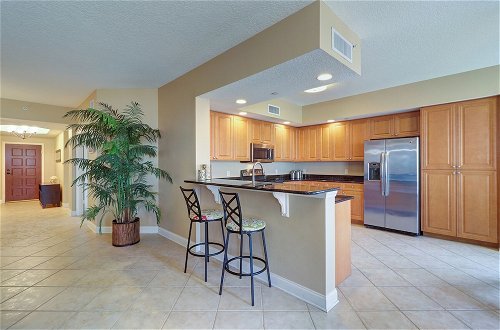Photo 8 - Stunning Beach Front 3 Bd Apartment Clearwater Belle Harbor 401