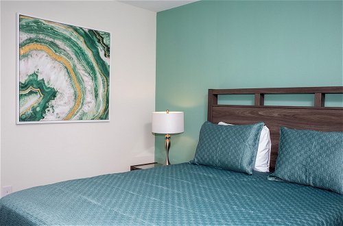 Foto 40 - Fantastic Eight Bedrooms SF w Screened Pool at Storey Lake Resort 2887