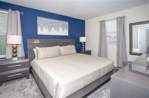Foto 65 - Fantastic Eight Bedrooms SF w Screened Pool at Storey Lake Resort 2887